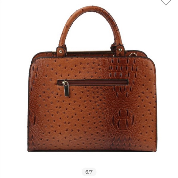 Hang bags - Picture 2 of 4